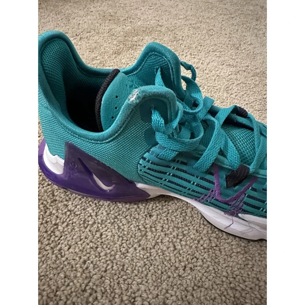 NIKE‎ LEBRON WITNESS VI 6 CLEAR EMERALD GREEN-HYPER; Size 8.5
